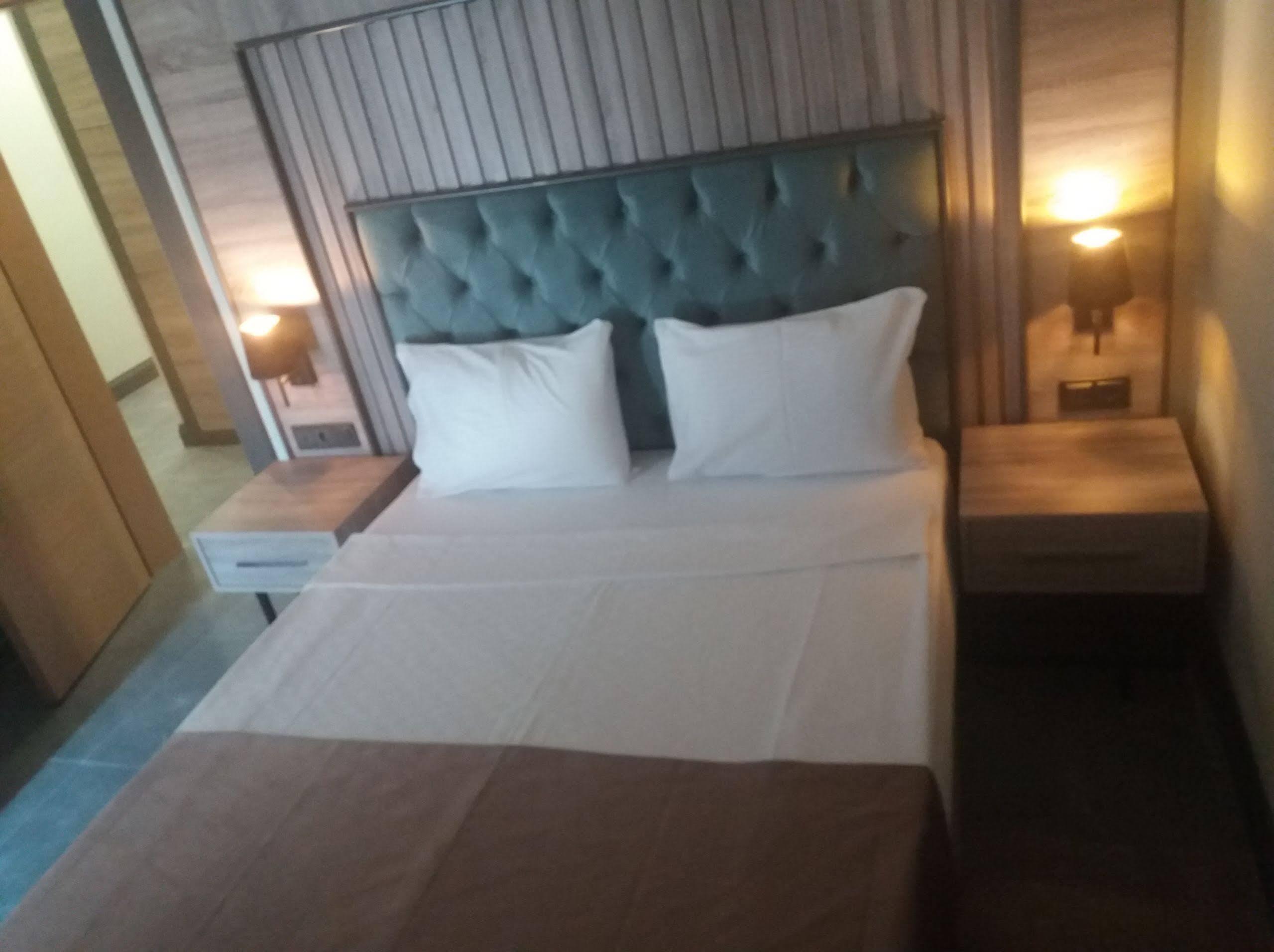 Rodinn Park Hotel 안탈리아 외부 사진